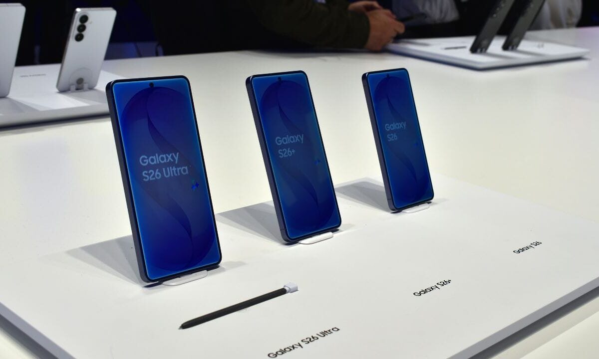 Samsung-Apple-gain-Q2-2026-despite-global-smartphone-shipment-decline