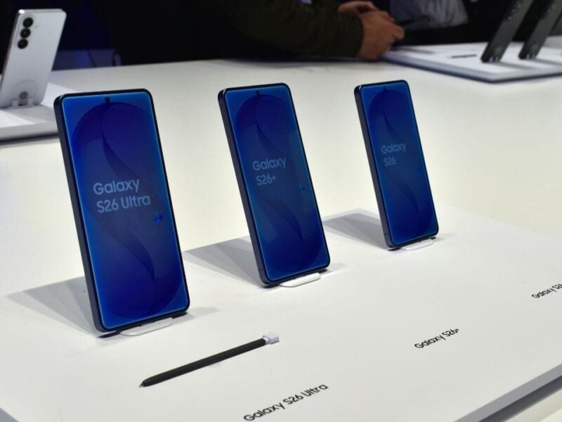 Samsung-Apple-gain-Q2-2026-despite-global-smartphone-shipment-decline