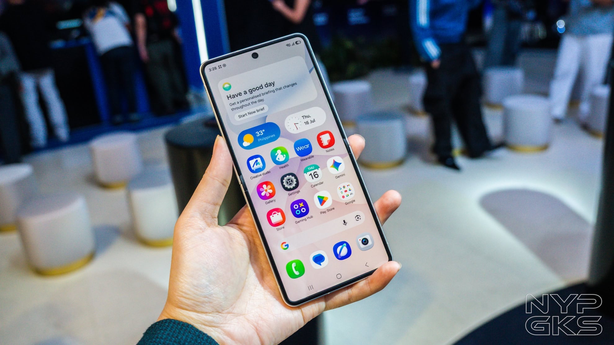Samsung-Galaxy-Z-Flip8-NoypiGeeks