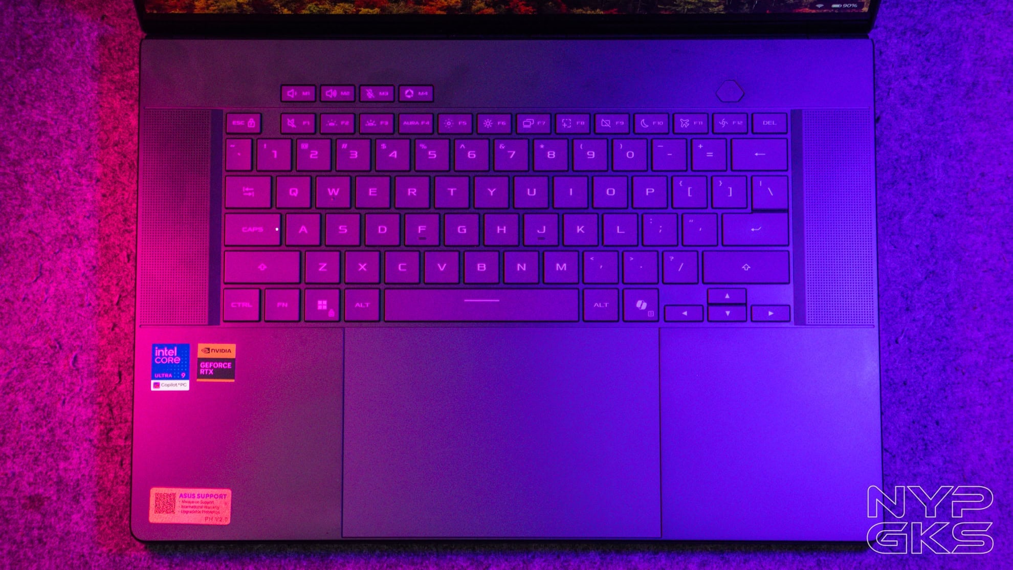 ASUS-ROG-Zephyrus-G16-Keyboard