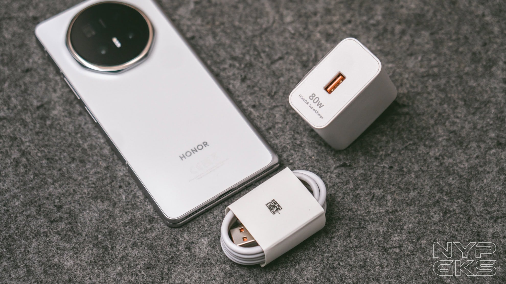 HONOR-Magic-V6-Charging