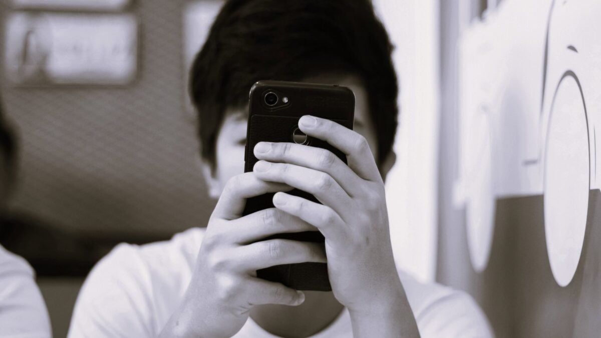 Senate-passes-bill-restrict-social-media-minors